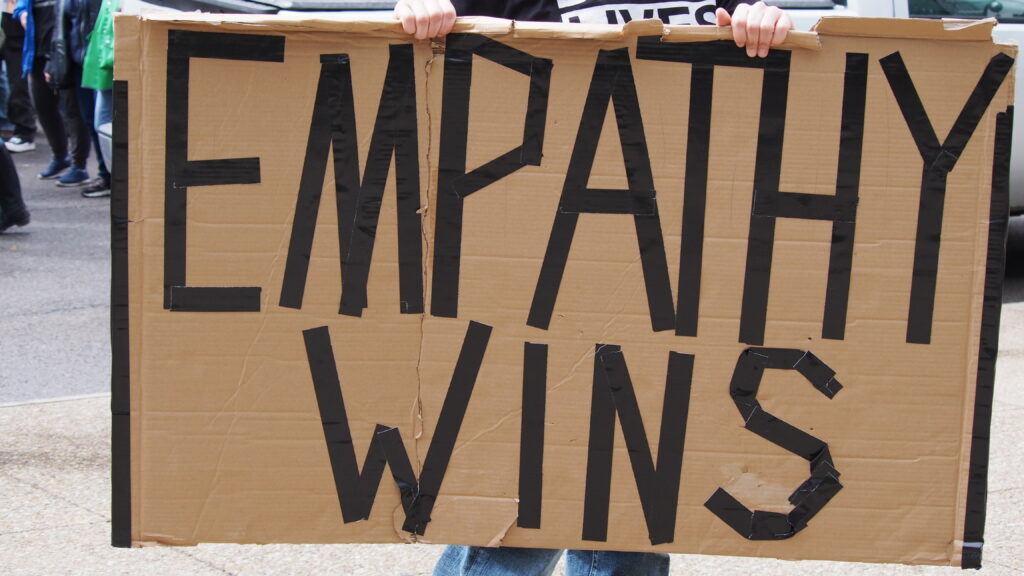Photo by katt @ cativerse.com taken April 5th 2025 @ Niagara Square Buffalo NY